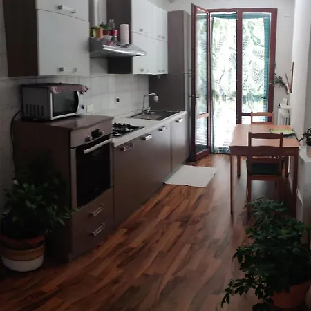 Apartment In Chiassetto Pisa